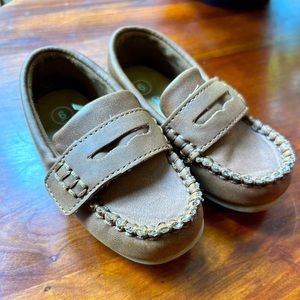 Toddler Boys' Abbott Flats and Slip-On
Cat & Jack Loafers Brown/Cognac